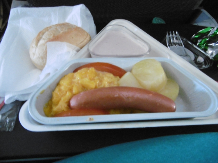 オーストリア航空 を利用した ウィーン空港 から 成田空港 に搭乗した際の機内食 オーストリア航空の機内食の写真 Love Airline Meals 機内食大好き