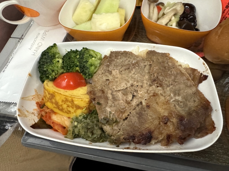 エバー航空の機内食の写真1